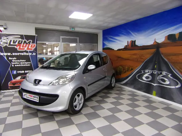 Peugeot 107 1.0 i 68cv Trendy 2-Tronic 104_7475